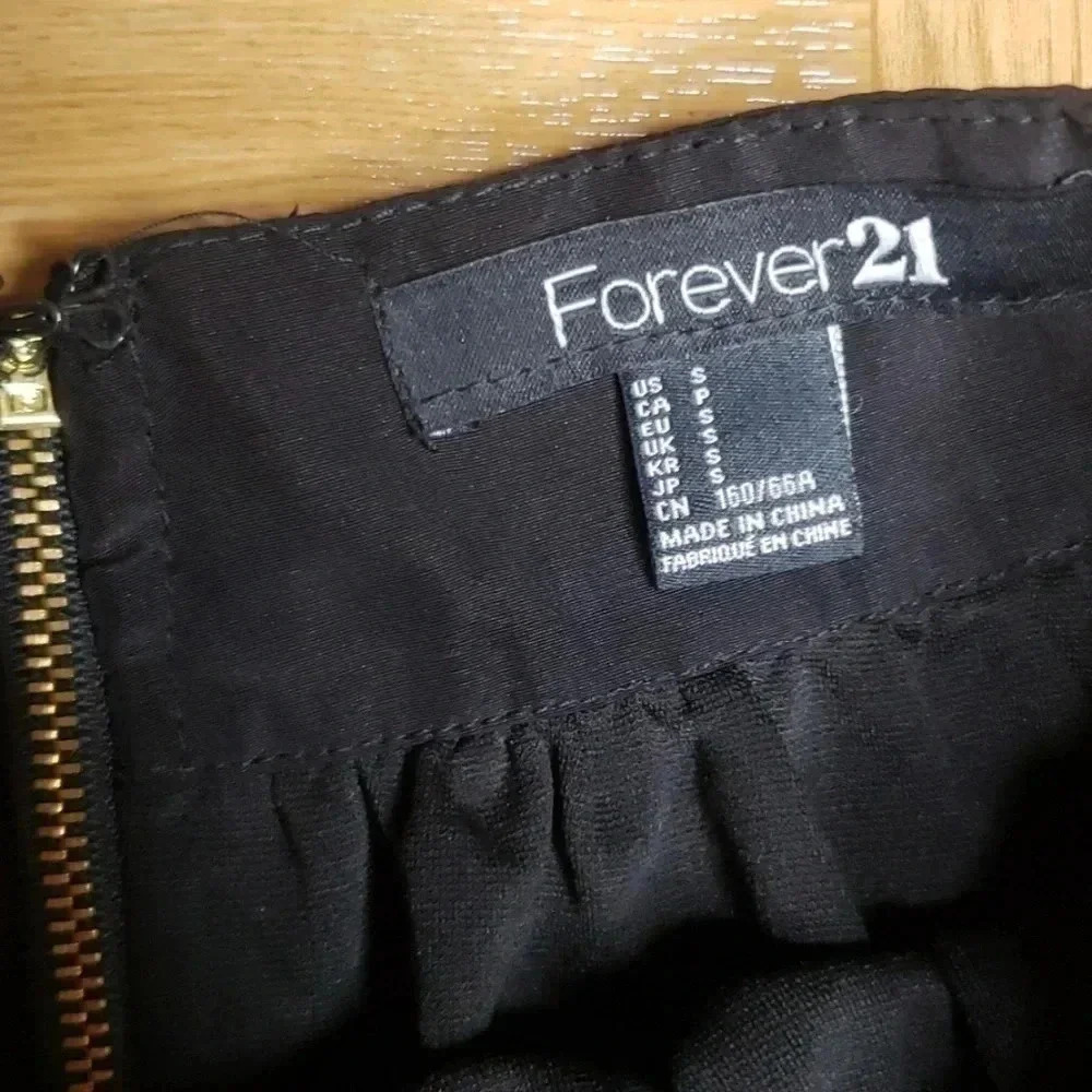 Forever21 | Mini Skirt | Black | Size S - Picture 3 of 3